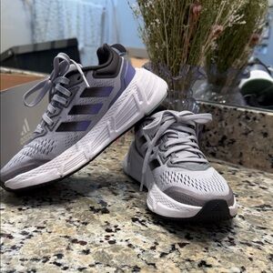 💜🤍🖤ADIDAS Gray and Purple Women’s Running Shoes💜🖤🤍